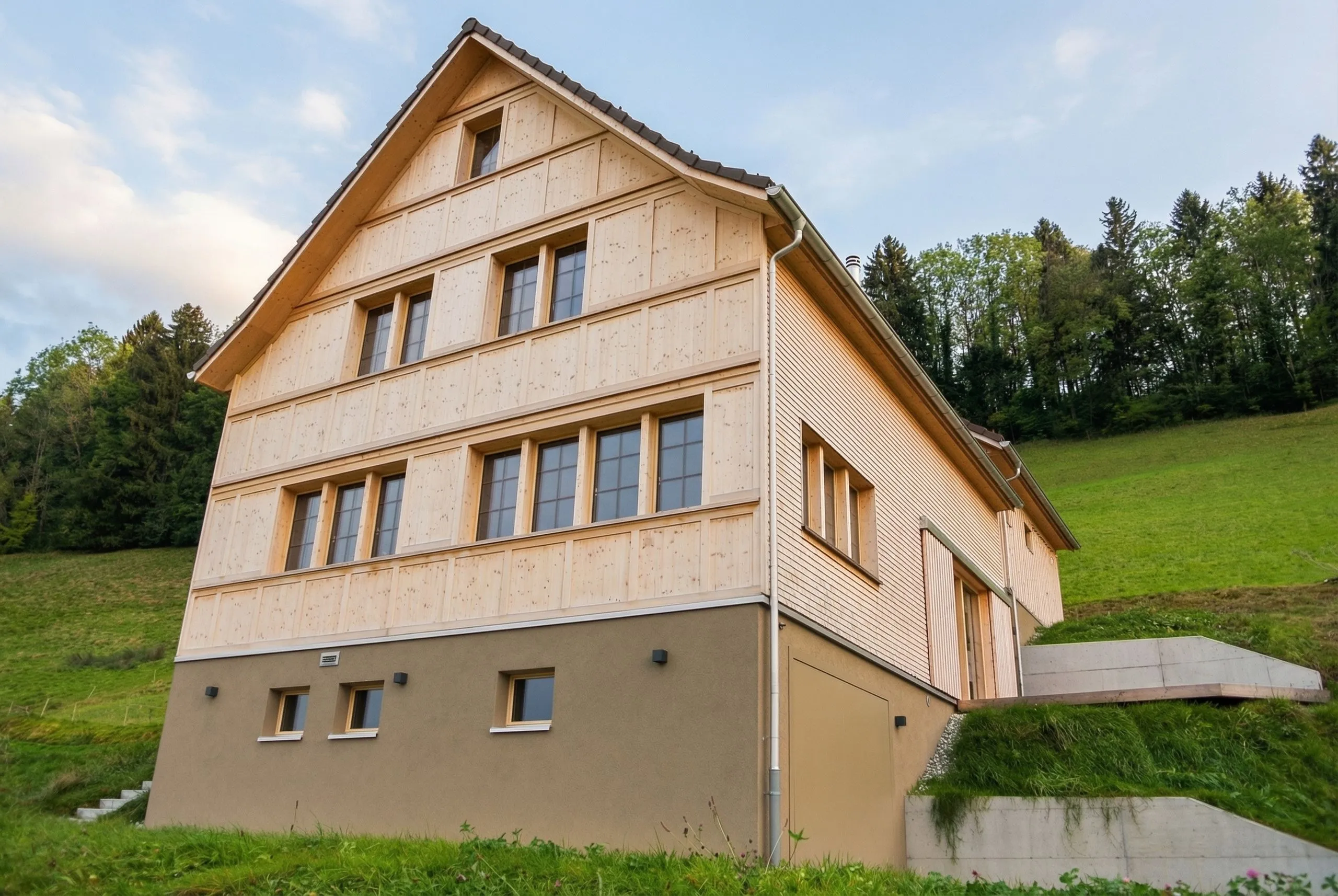 EFH Tanner Wolfhalden – Seitenansicht